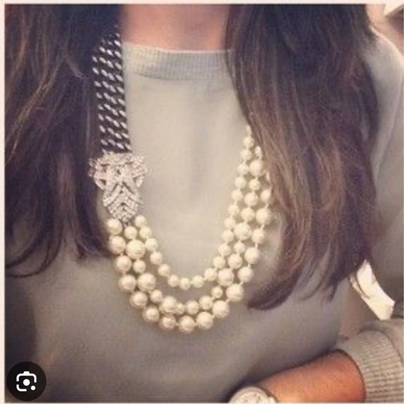 Stella & Dot Daisy Necklace - Picture 2 of 10